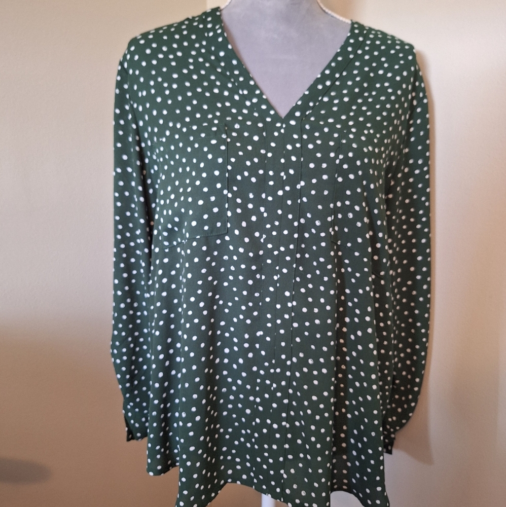 41 Hawthorn XL Green and White Polka Dot Blouse. NWT -Stitch Fix